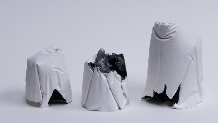 Deanna Burnett, Bag + Finger, plaster